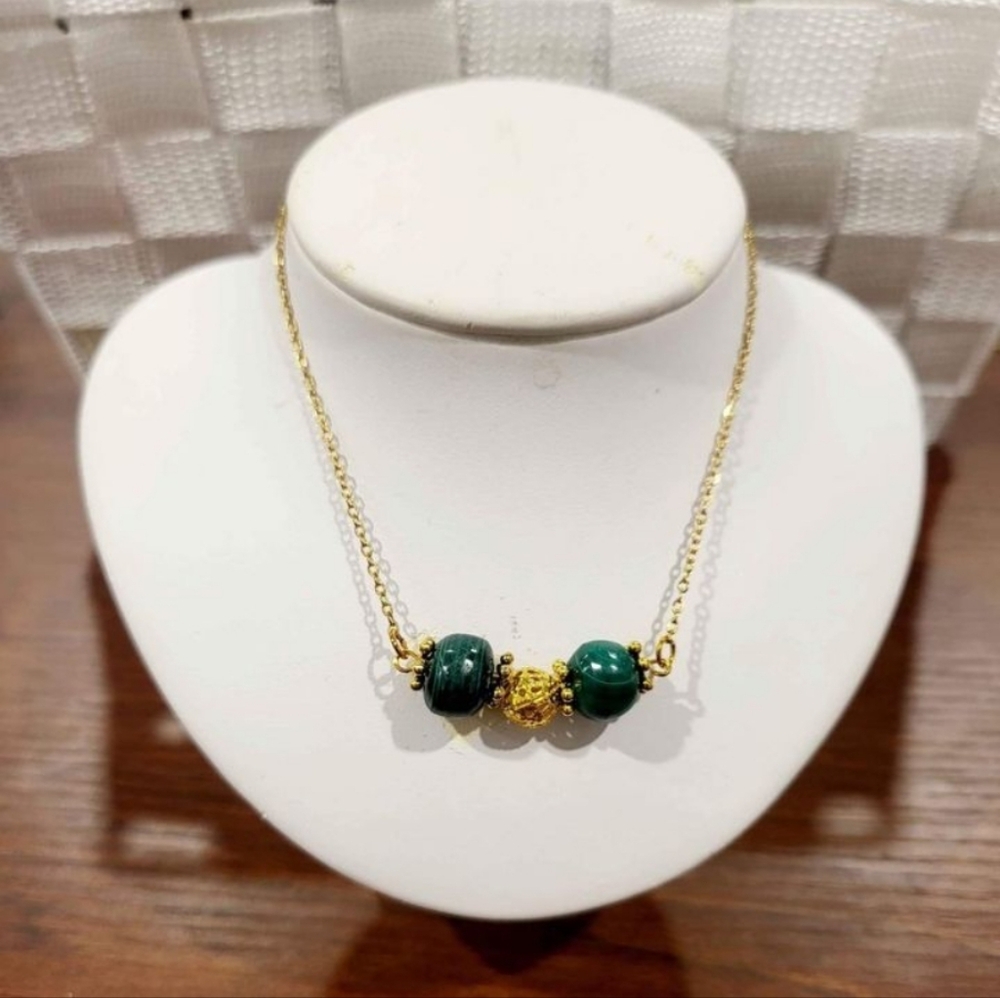 Malachite gemstone necklace